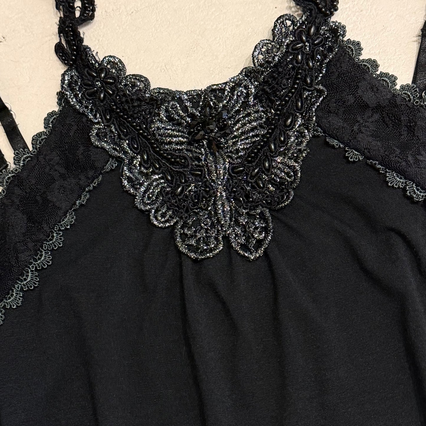Axes black lace halter