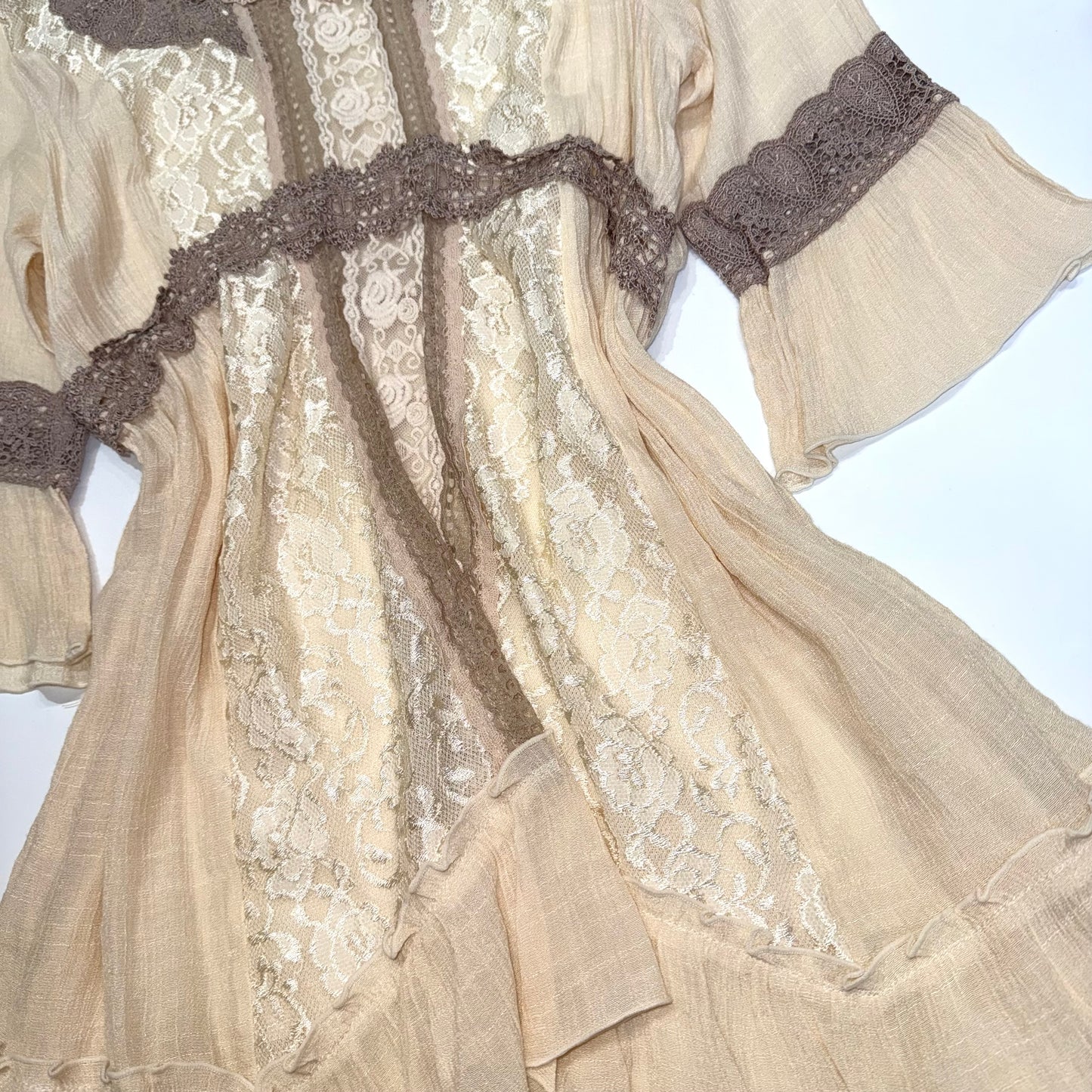 Axes ivory lace top
