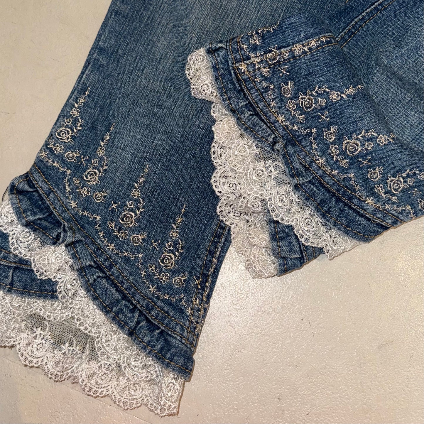 Axes denim white lace capris