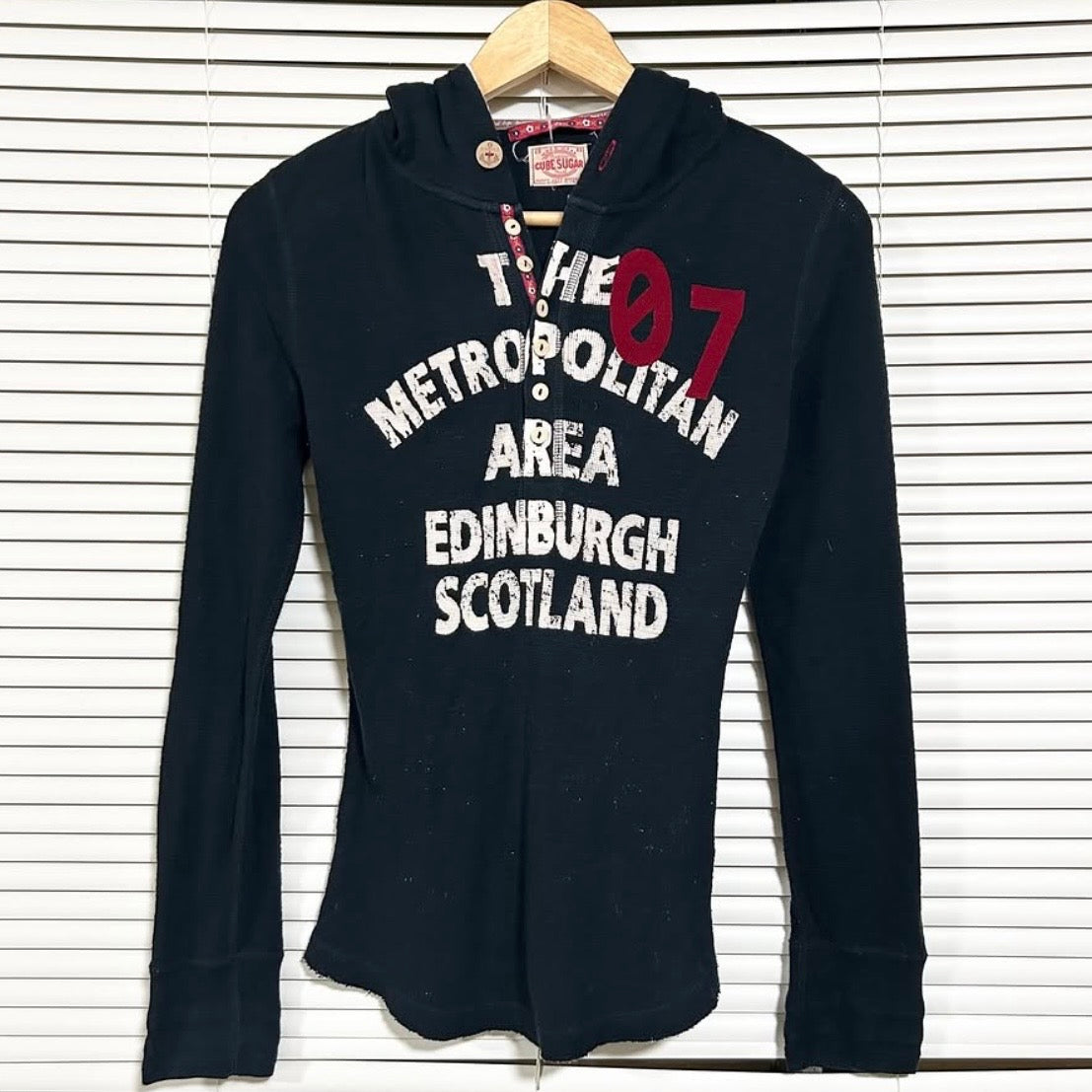 Cube Sugar navy button hooded long sleeve