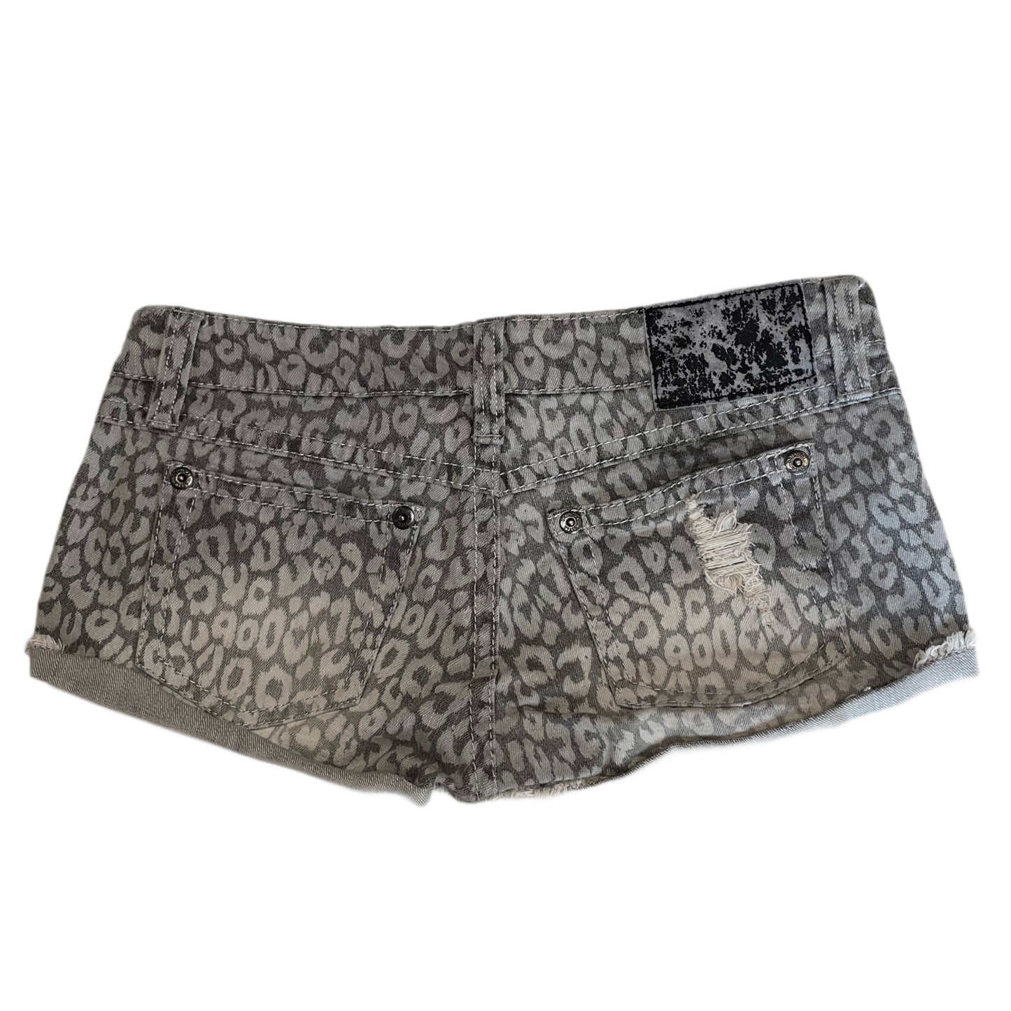 Grey cheetah print short
