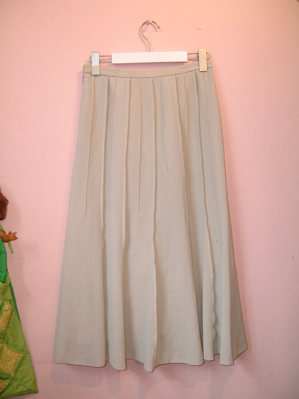 White Straight Cut pleated Skirt