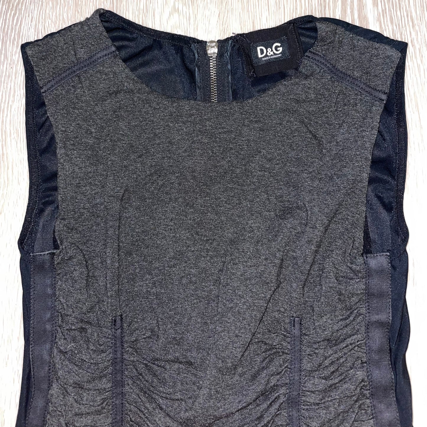 D&G grey zip top