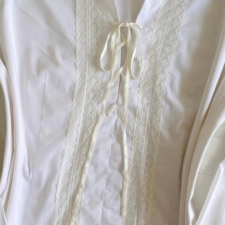 White lace ribbon shirt