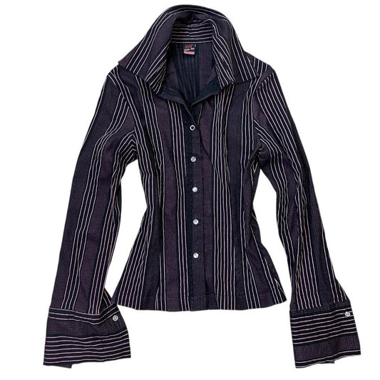 Detail girl purple striped shirt
