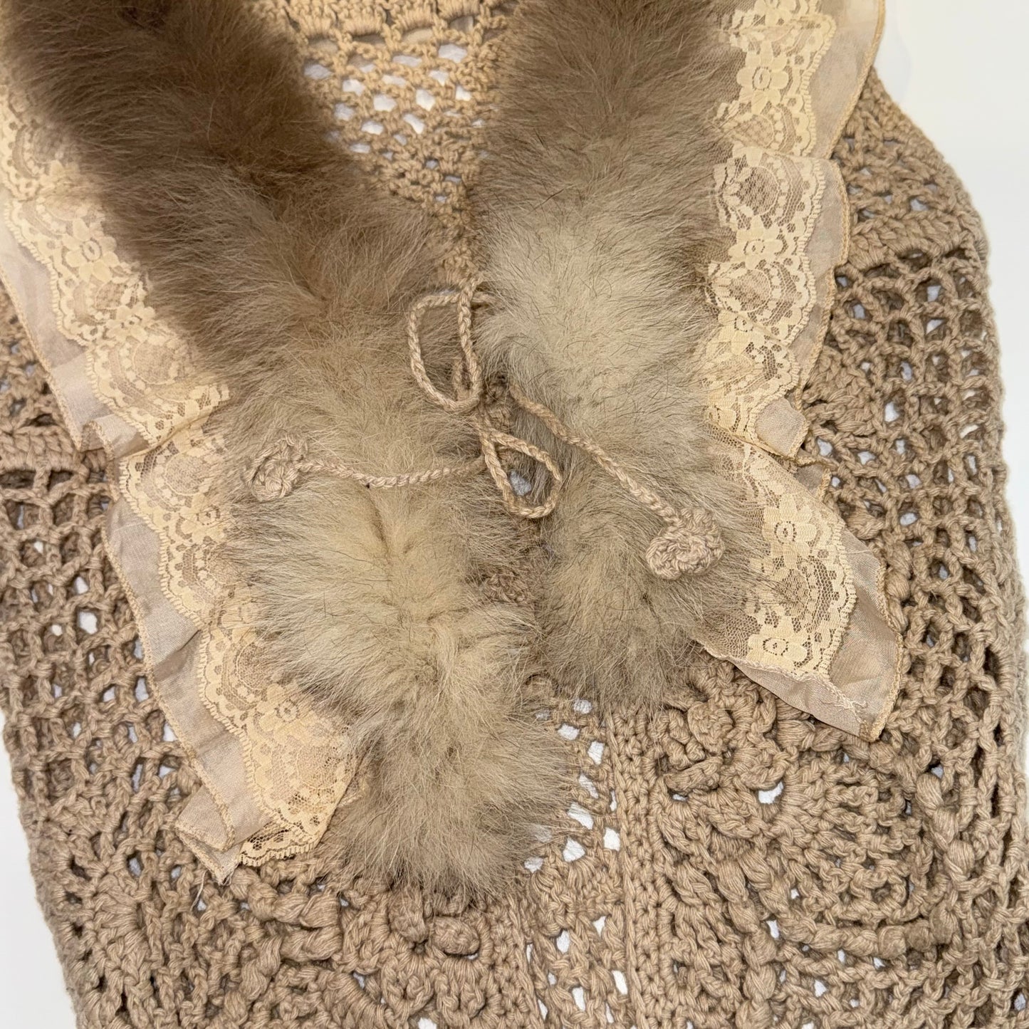 Beige lace furry knit vest