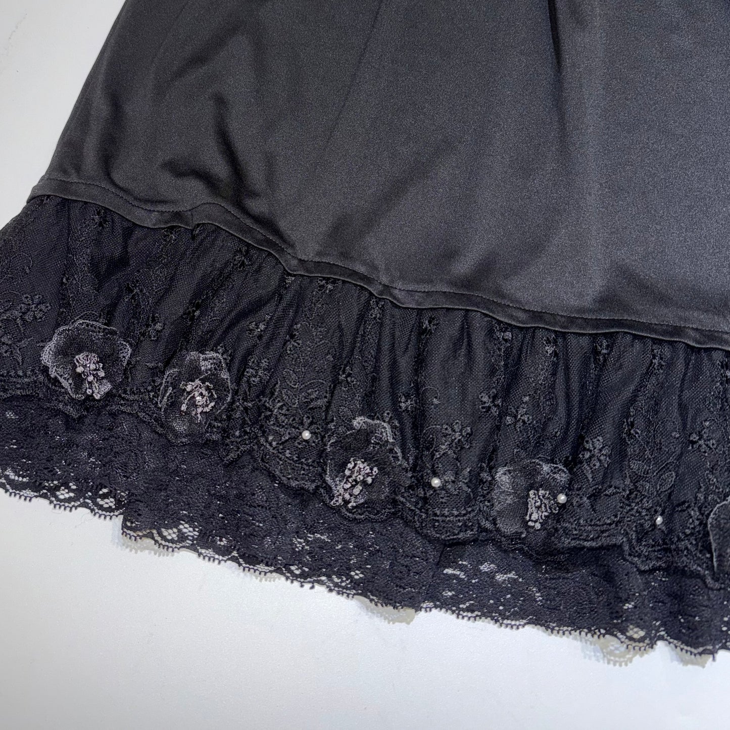 Axes black lace trim midi skirt