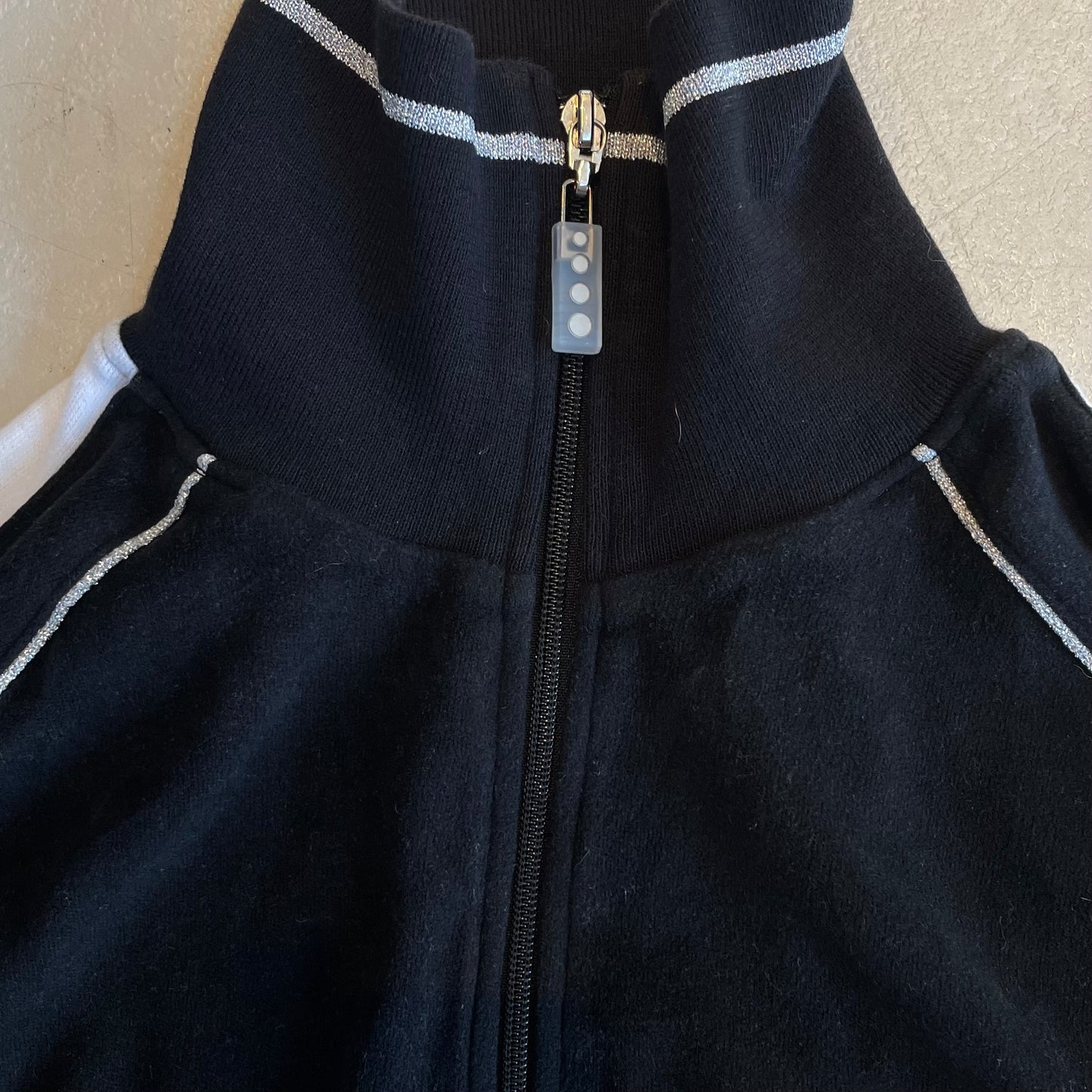Yonex black velvet jacket