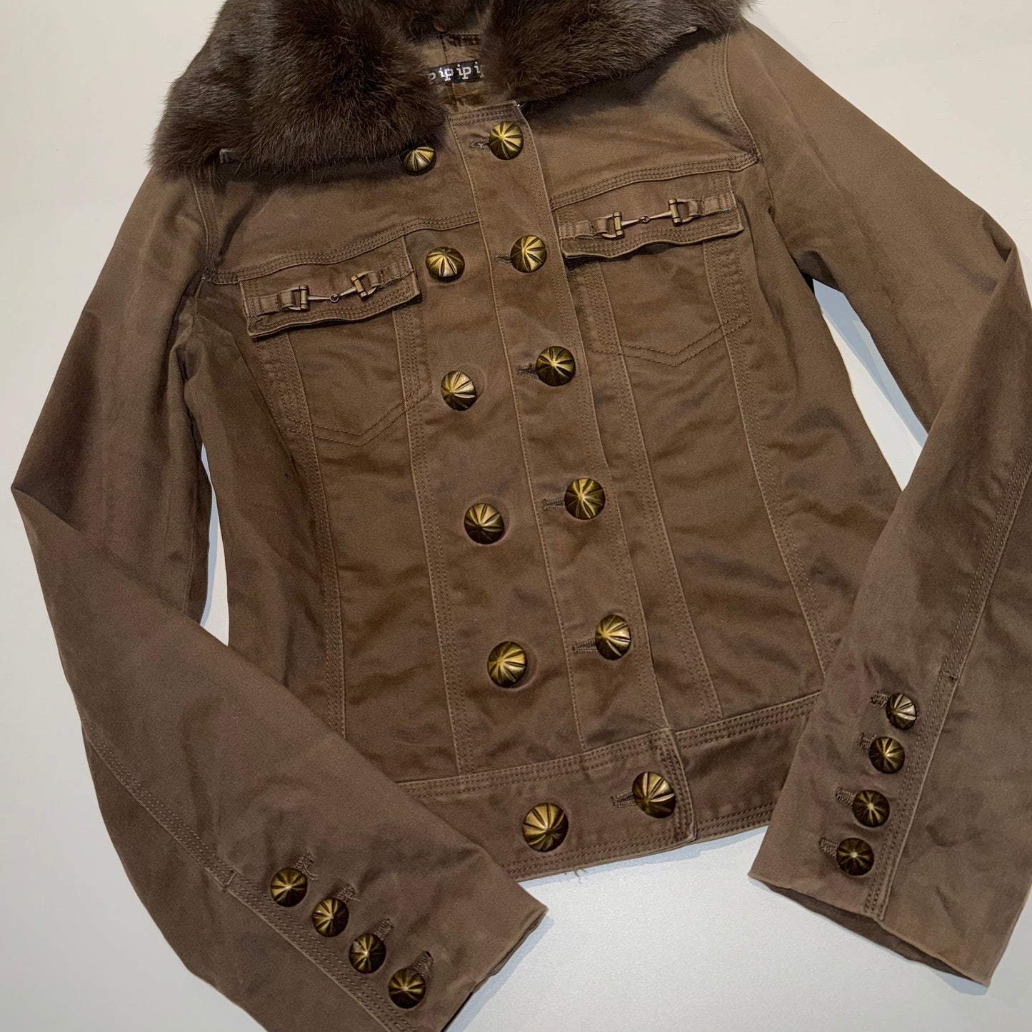 Brown fur collar buttons jacket