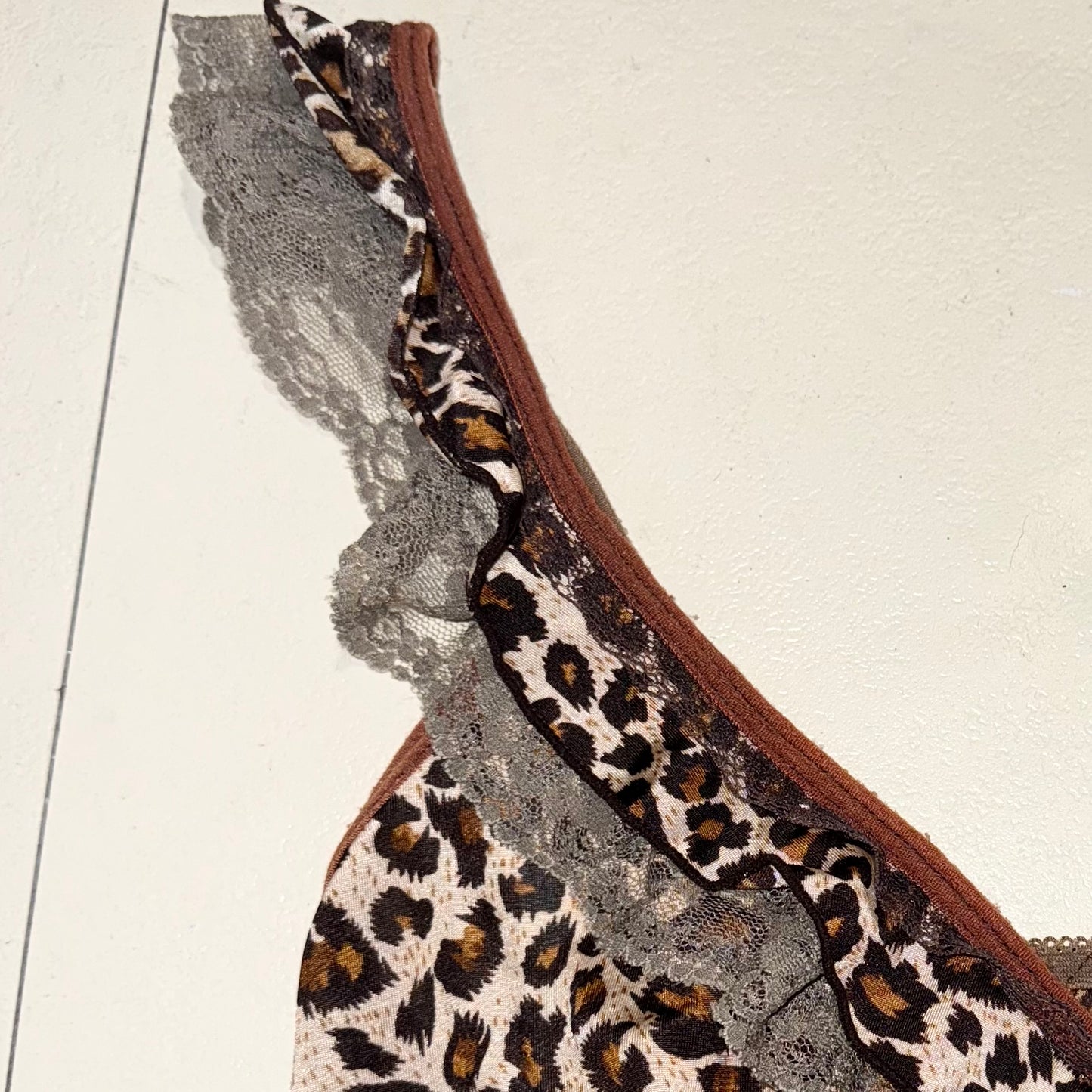 Leopard print ribbon lace top