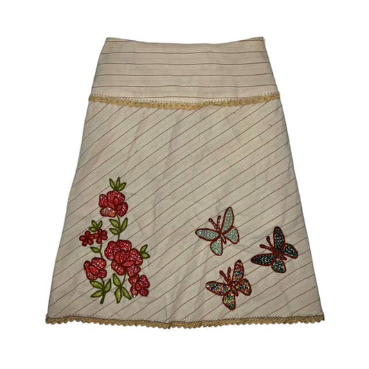 Embroidered rose and butterflies beige skirt