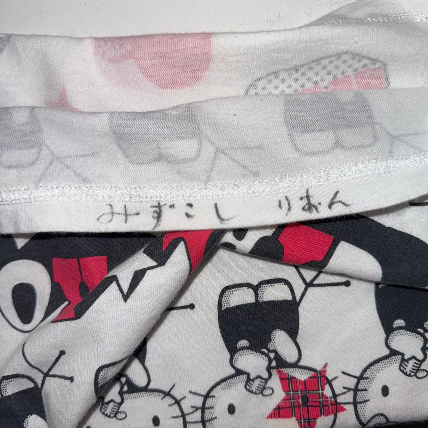 2009 Hello Kitty girl rock top