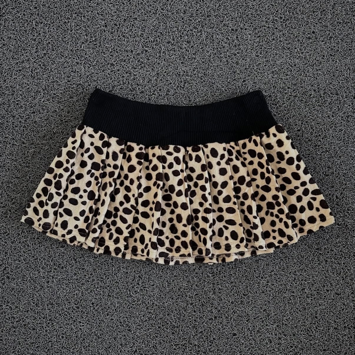 Leopard furry mini skirt