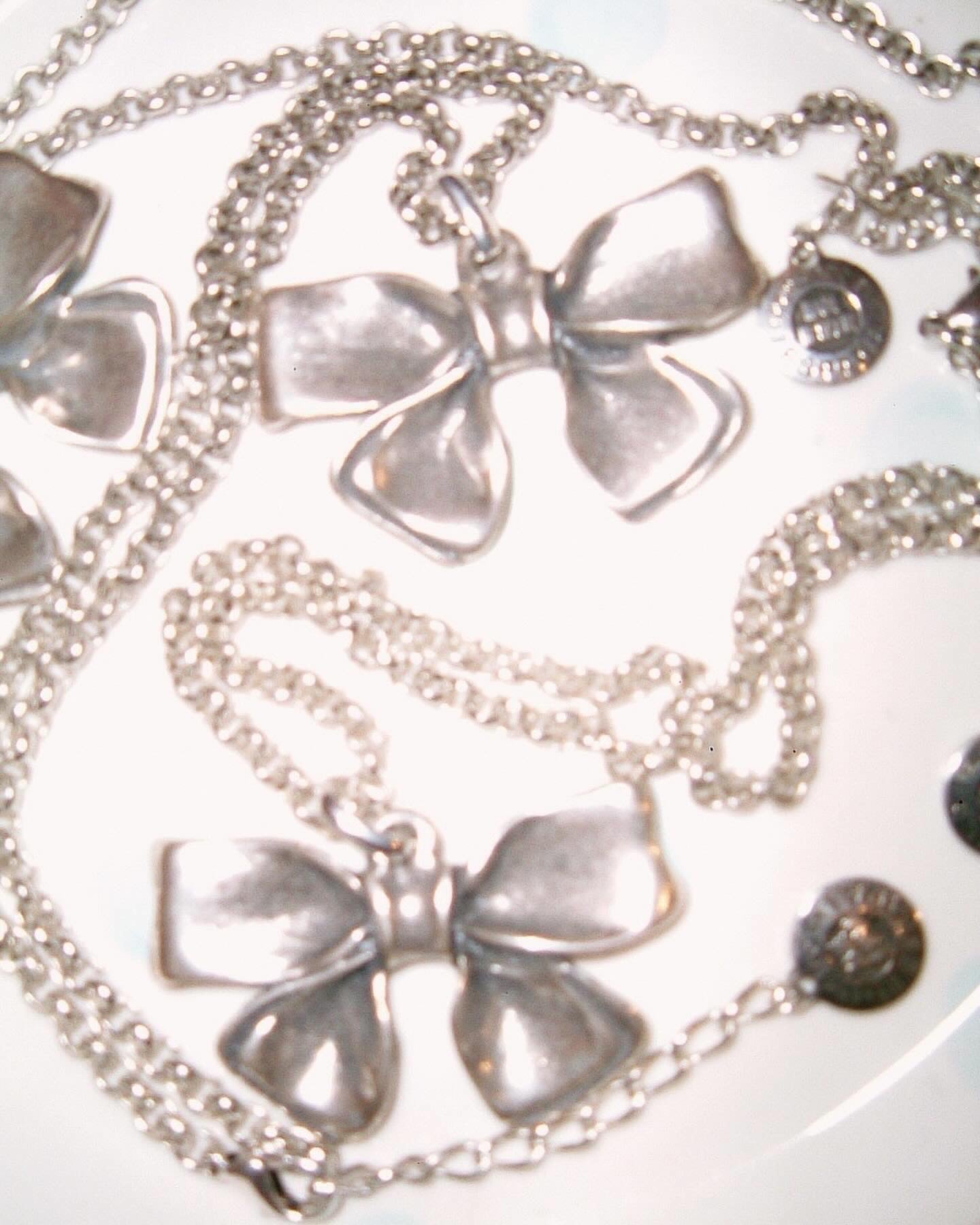 Sliver ribbon necklace