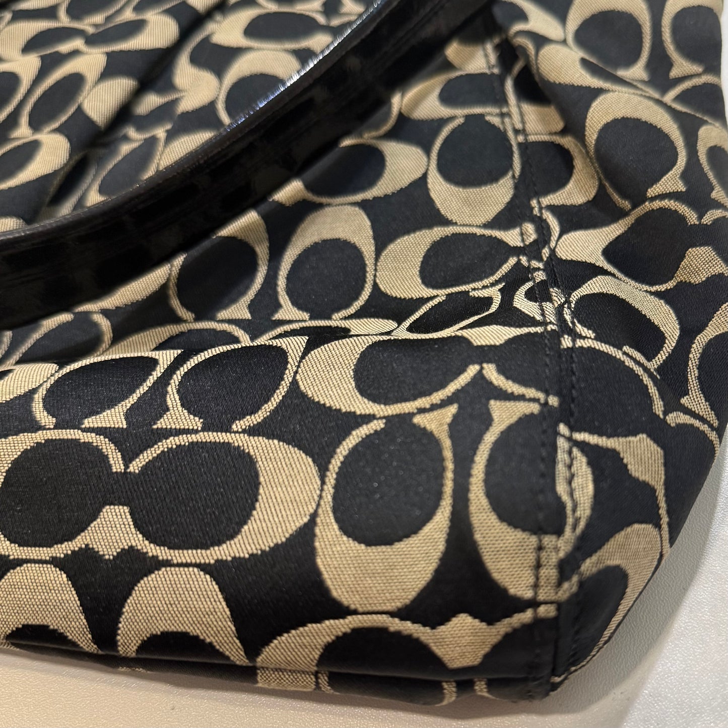 Coach leather shoulder bag