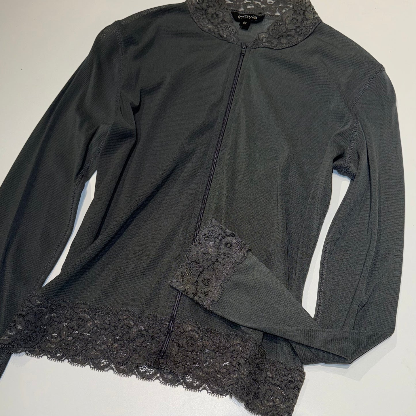 Mesh zipper shirt