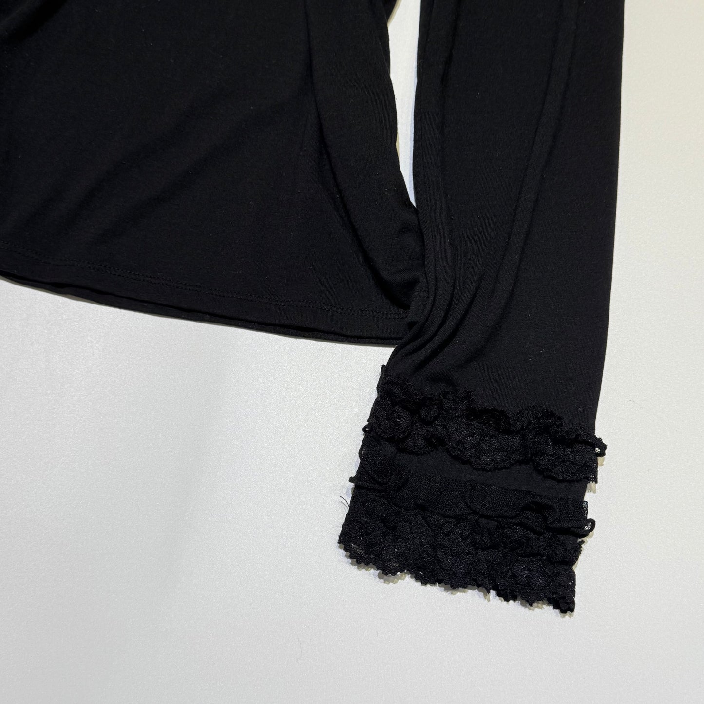 Axes black lace collar long sleeve