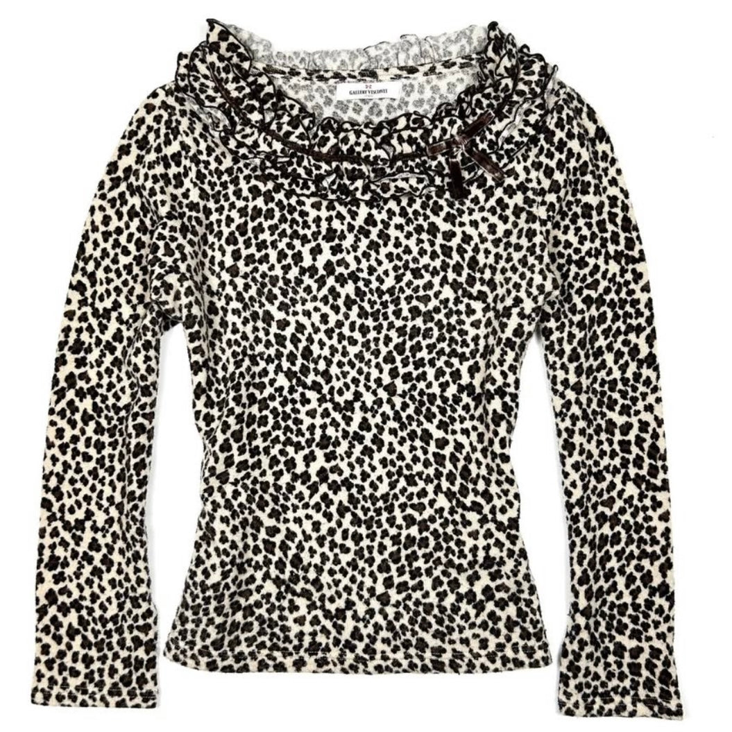 Leopard print long sleeve with little cute ribbon