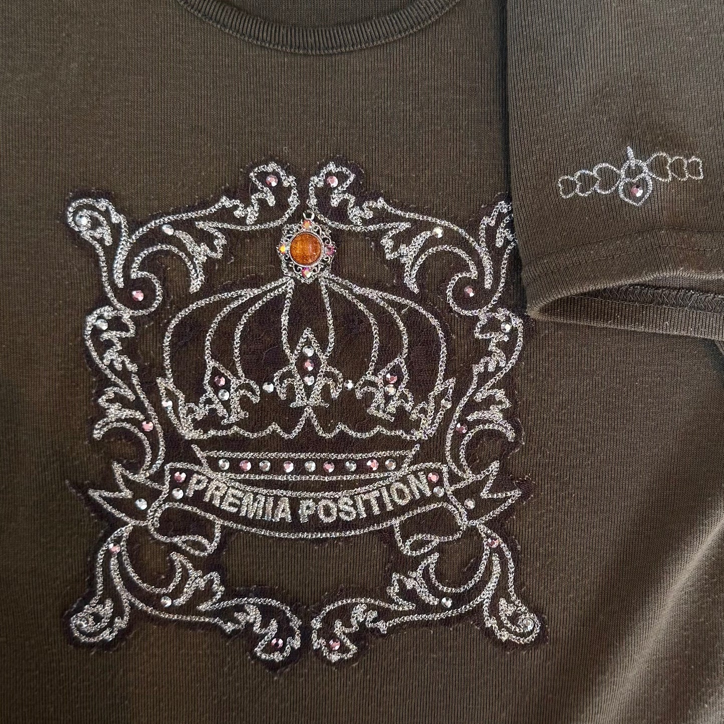 “Premia Position” embroidered top