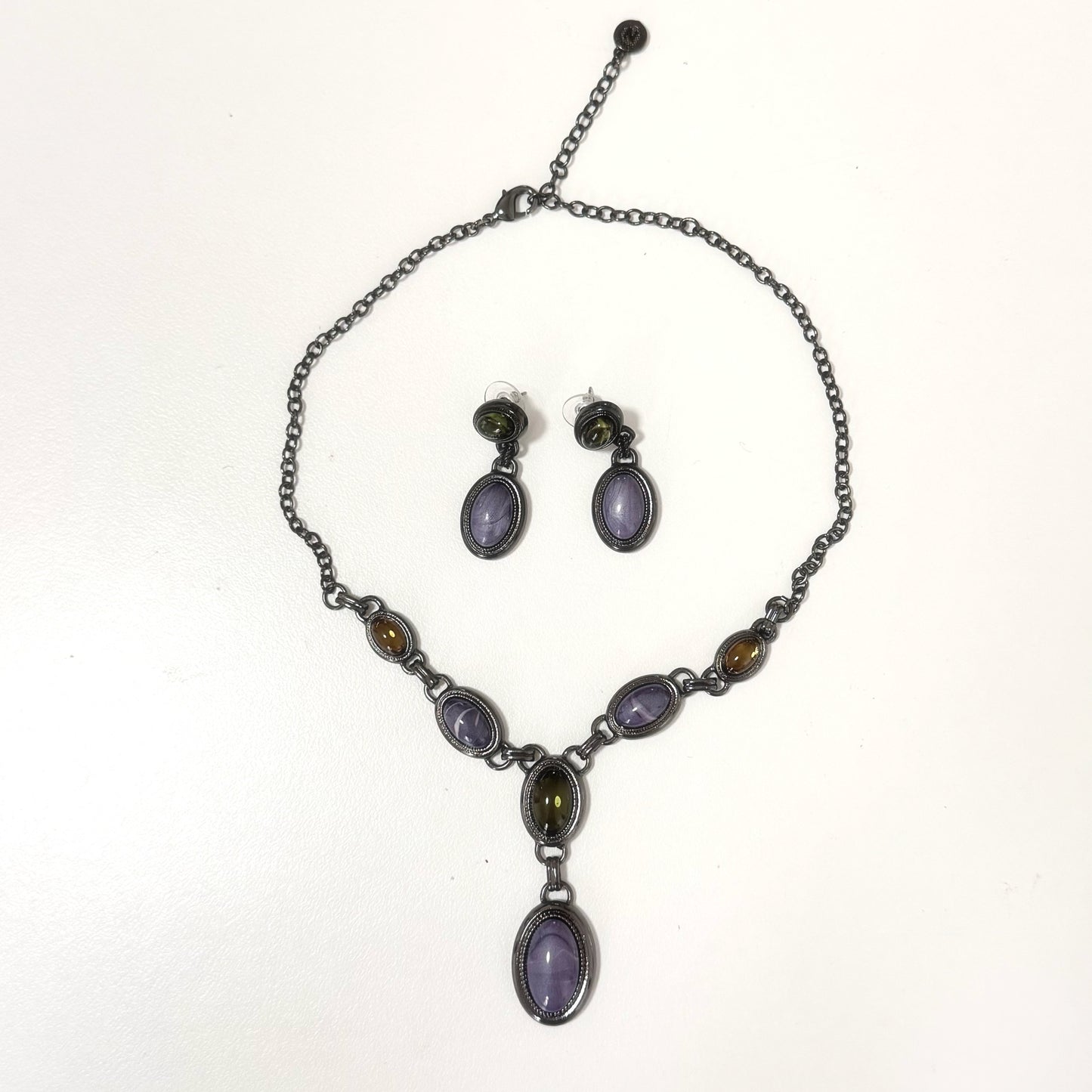 Stone necklace earrings set