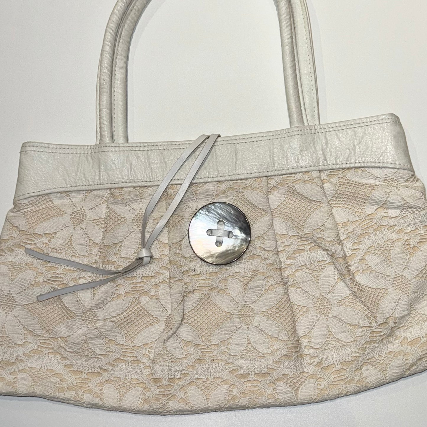 Ivory big shell button lace shoulder bag