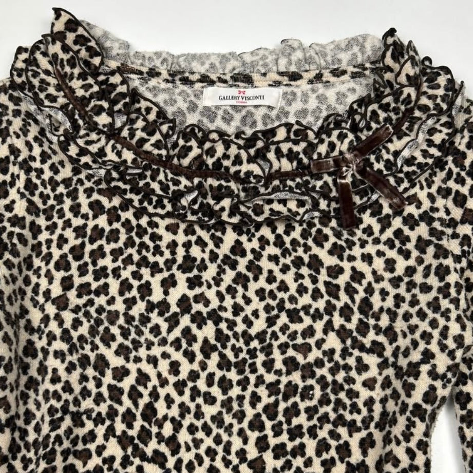 Leopard print long sleeve with little cute ribbon