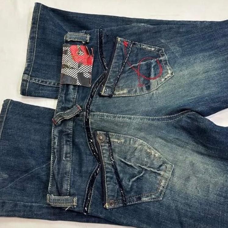 Low waist boot cut jeans