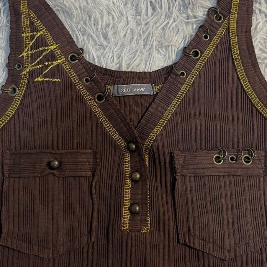 Brown rivet top