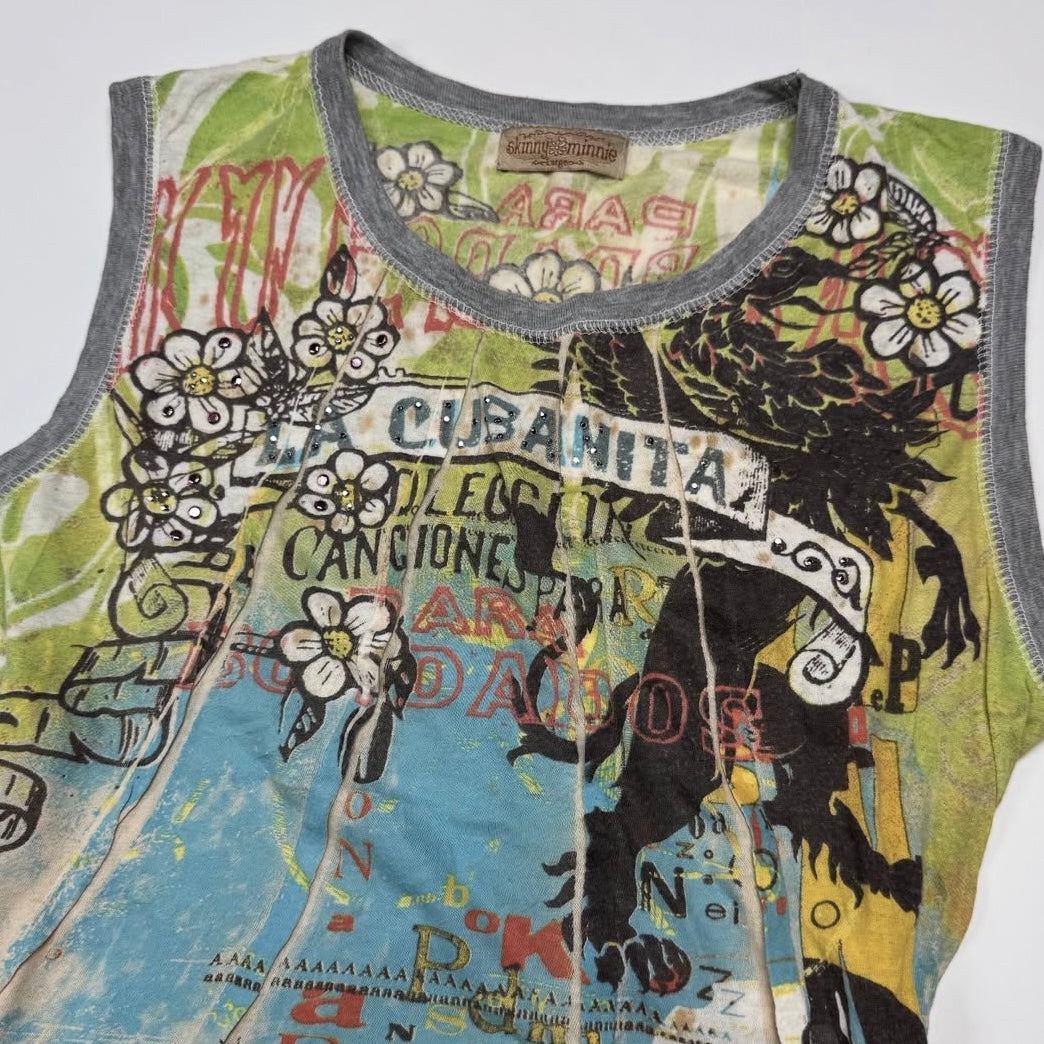 Skinny Minnie green graphic top