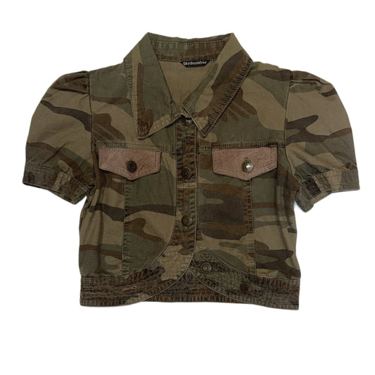 Camo shortsleeved outer