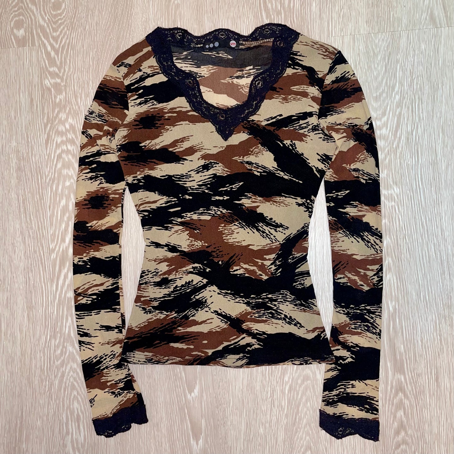 Camo mesh long sleeve with lace