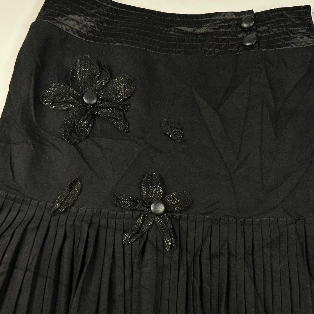 Black midi skirt with flowers