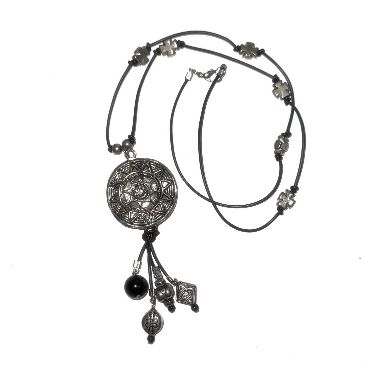 Circle leather necklace