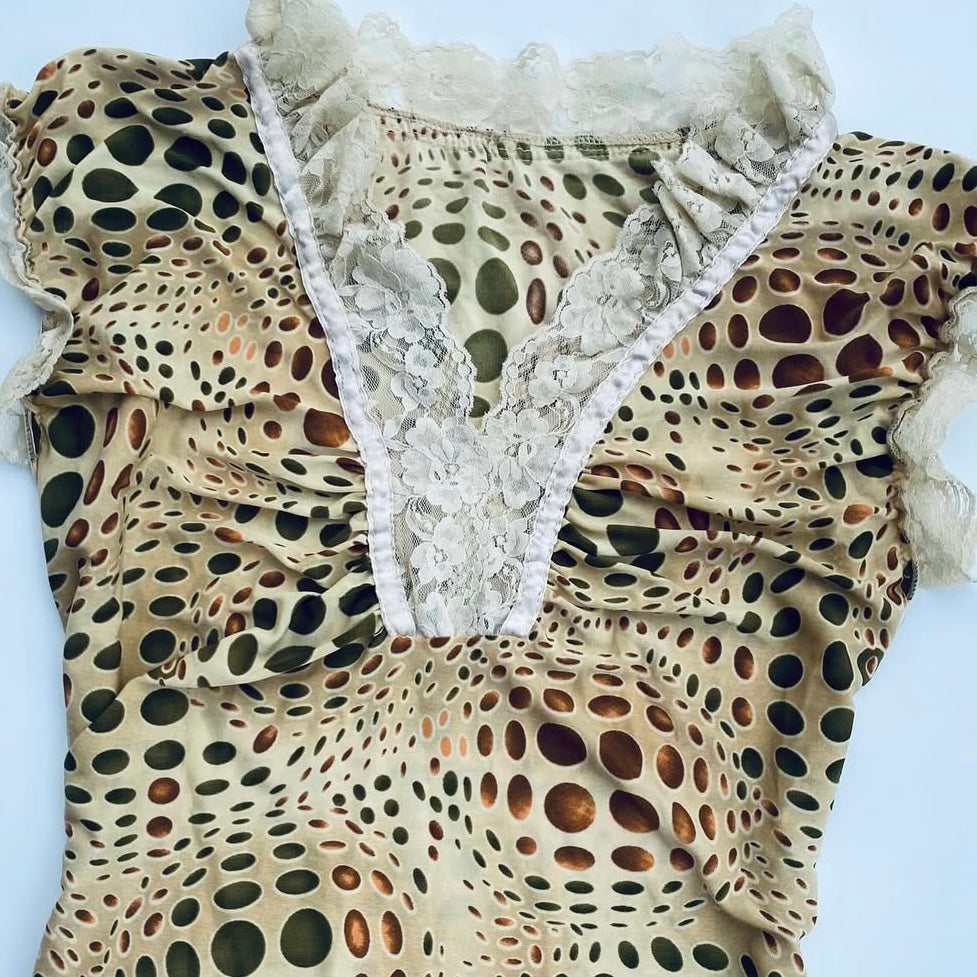 Brown dots lace trim top