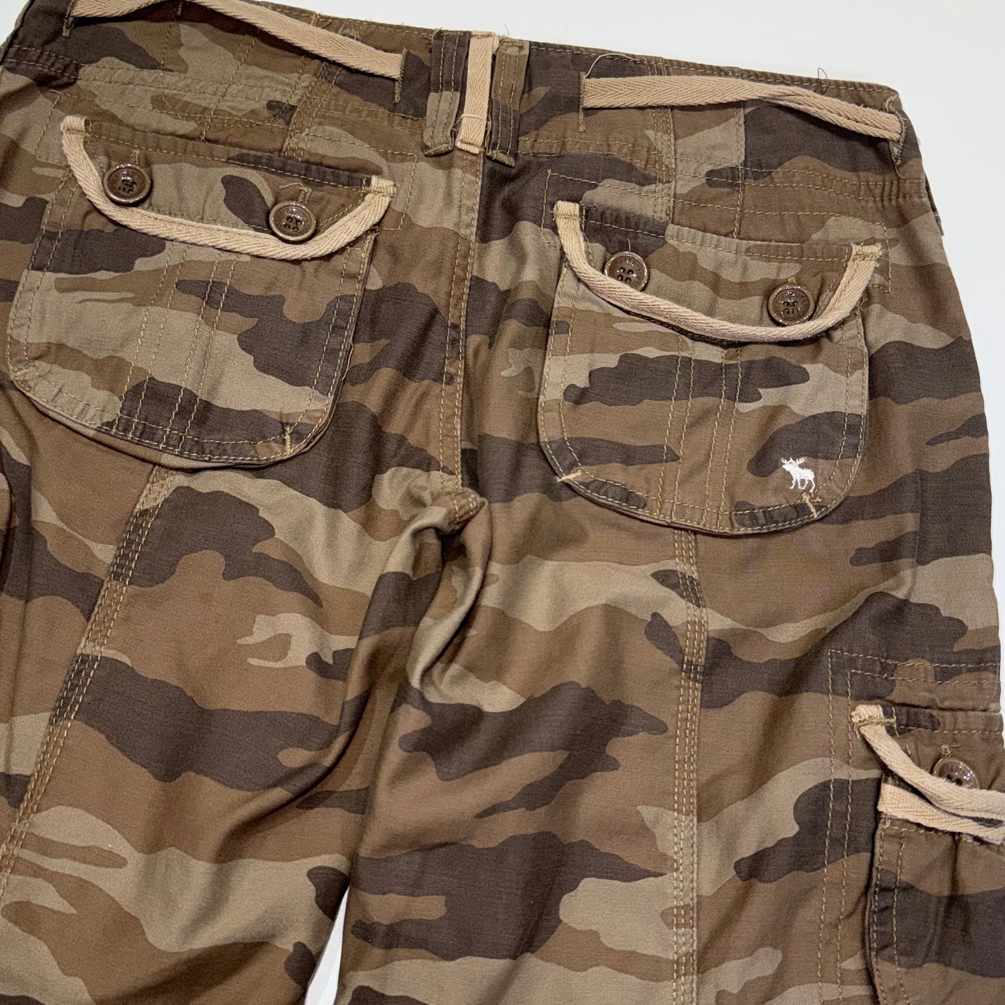 Abercrombie & Fitch camo jorts